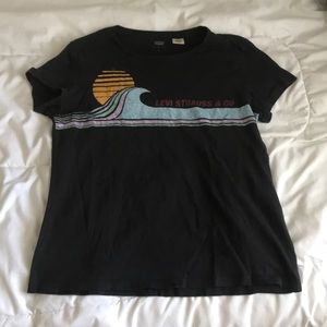Levi’s Graphic T